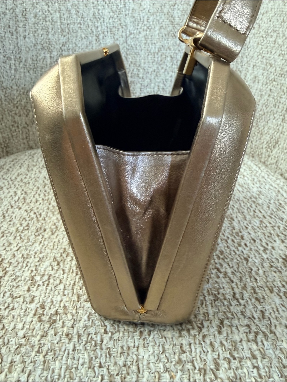 Vintage Bally Metallic Gold Quilted Leather Frame Bag 1980s-1990s - Picture 14 of 16